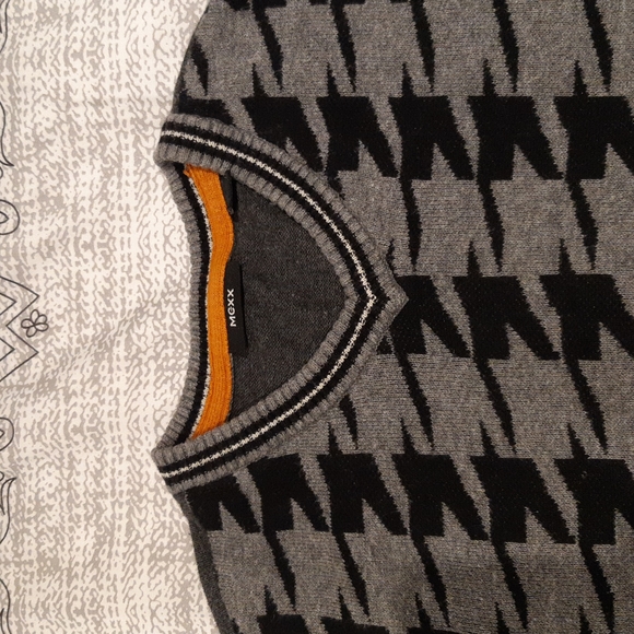 🌞3/$60 Mexx Kids Sweater - Picture 2 of 4